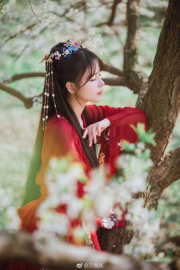 Tháng 4, vận rủi không dám động đến 5 người mệnh này, được sao phúc lộc chiếu mệnh, sự nghiệp hanh thông, tài vận tăng lên gấp bội-1