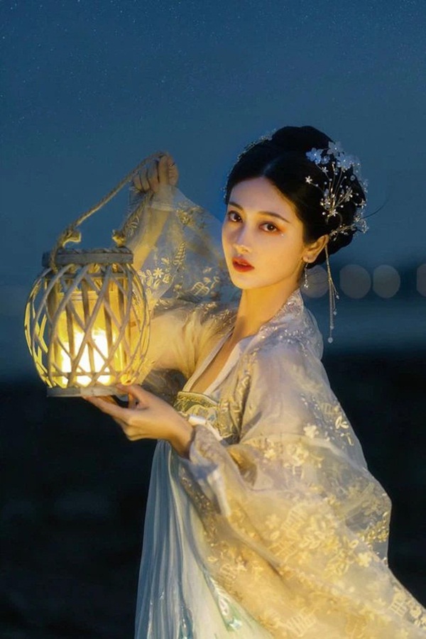 Tháng 4, vận rủi không dám động đến 5 người mệnh này, được sao phúc lộc chiếu mệnh, sự nghiệp hanh thông, tài vận tăng lên gấp bội-3