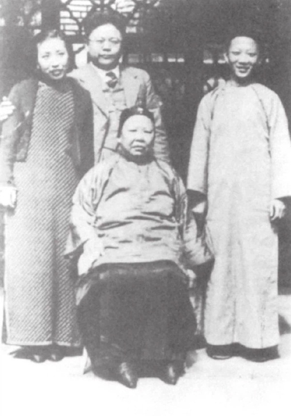 Chồng đột ngột qua đời vì làm việc quá sức, vợ nhận được một chiếc phong bì rồi đau đớn tột cùng khi biết sự thật đằng sau số tiền chồng liều mạng kiếm bằng được!-5