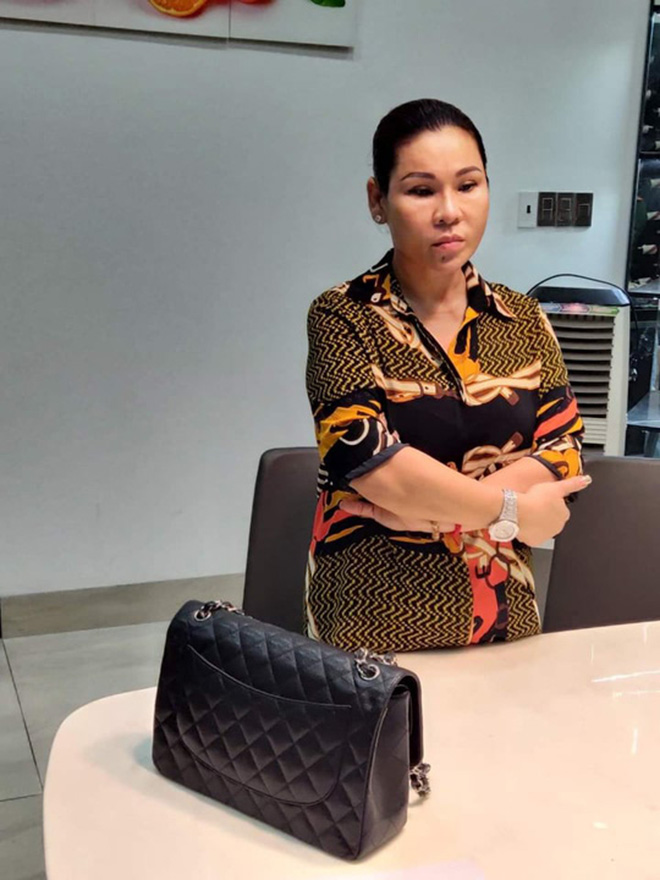 Vợ diễn viên Kinh Quốc vừa bị bắt: Là đại gia có tiếng, tặng chồng xe hơi 6 tỷ đồng-1