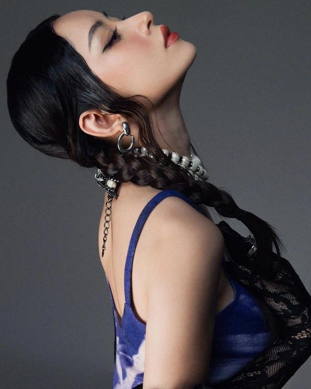 Chi Pu bị soi hõm ngực thiếu tự nhiên-2