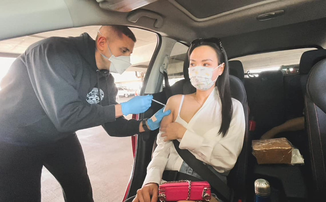 Vợ Baggio - Hot mom Quỳnh Trâm tiết lộ hành trình đưa gia đình đi tiêm vắc xin chống Covid tại Mỹ, đã từng bị tác dụng phụ đến uống thuốc giảm đau-1