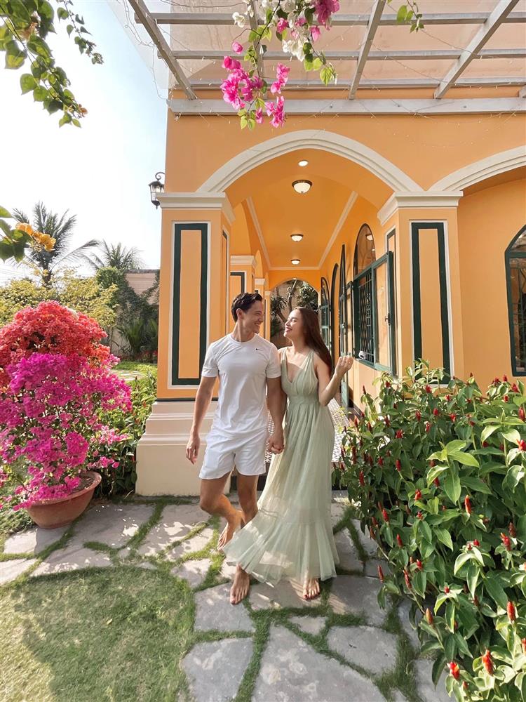 Hà Hồ có cả loạt ảnh sống ảo đỉnh cao nhờ kiểu váy này, chị em muốn học theo cũng cực dễ-1