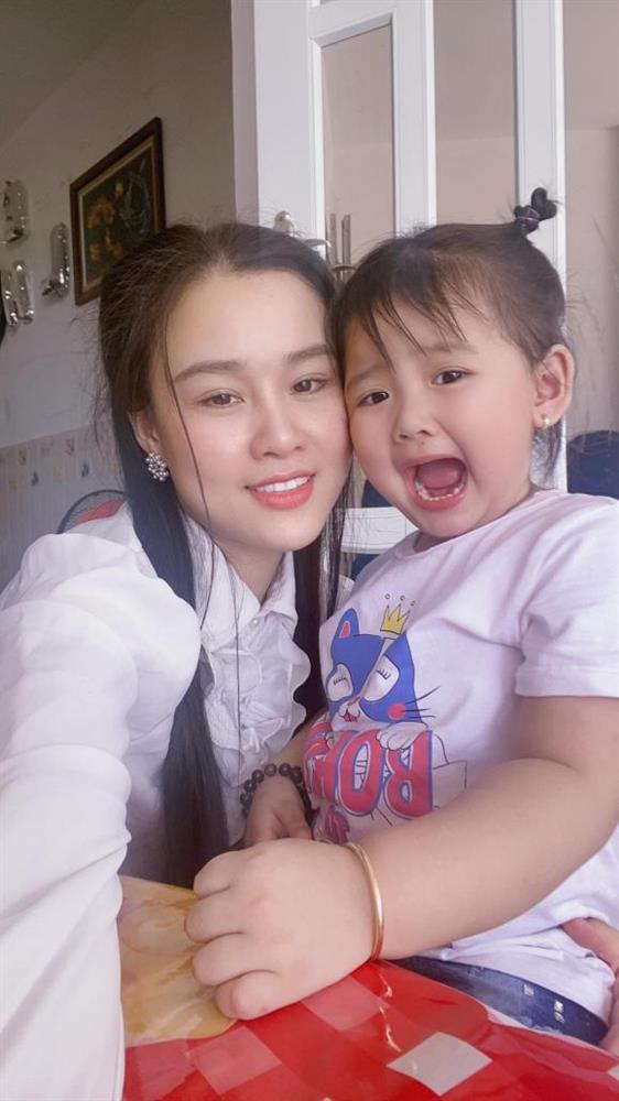 Linh Lan lên tiếng sau khi Phạm Thanh Thảo nghi ngờ bé Helen không phải con của Vân Quang Long-3