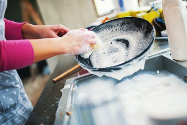 5 mẹo rửa bát sạch, đánh tan các vết bẩn khó nhằn-1