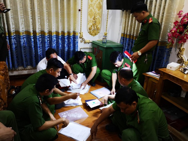 Vụ cho vay nặng lãi và rửa tiền ở Vũng Tàu: Cận cảnh biệt thự dát vàng của đại gia Thiện Soi-11