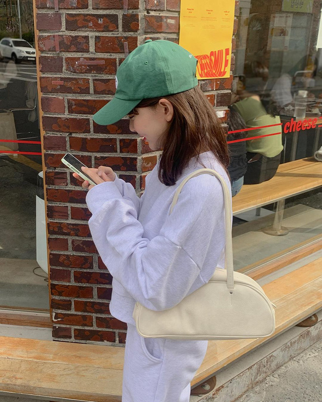 Xanh lá chính là màu hot trend hè này: Chị em mệnh Kim, Mộc, Hỏa nên sắm ngay những món trendy sau đây-6