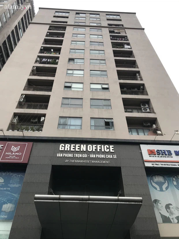 Thêm chuyện kinh dị ở chung cư thủng khiến 2 người rơi từ tầng 2: Tranh thủ lúc không có ai, cư dân tè luôn trong thang máy-5