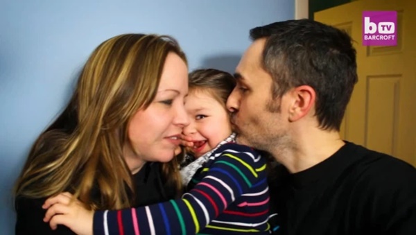 Thấy con chỉ ngủ 20 phút mỗi đêm, 1,5 giờ/ngày, cha mẹ đưa con đi khám rồi chết sững khi nghe bác sĩ kết luận-4