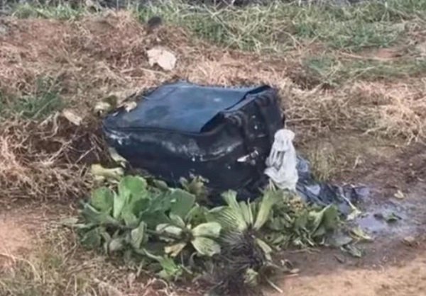 Công nhân vệ sinh kinh hãi khi đào được vali chứa đầy bộ phận cơ thể người, hé mở tội ác còn rùng rợn hơn tưởng tượng đằng sau-1