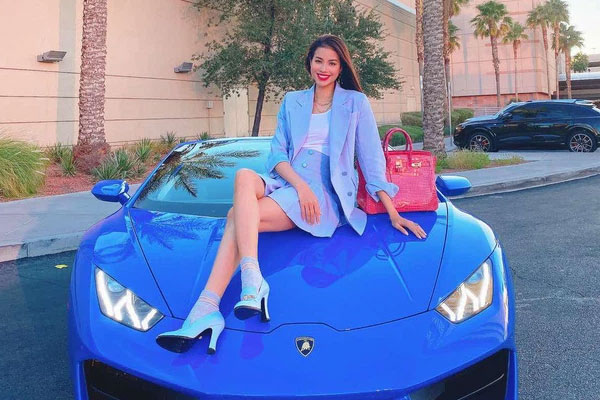 Bên trong tòa lâu đài màu vàng tự thiết kế của ông chủ lò gạch-16