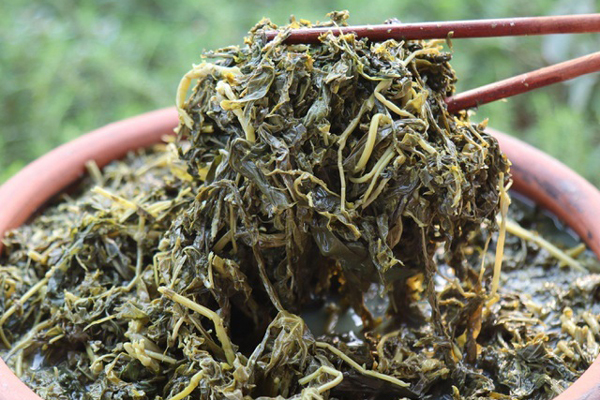 Năm chỉ có một lần, khách xếp hàng chờ mua loại bánh chi chít trứng kiến-3