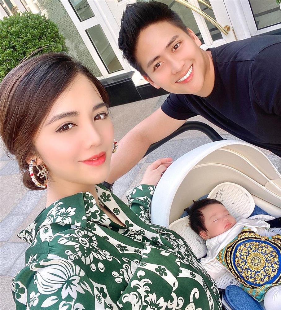 Khi rich kid lên chức phụ huynh, độ giàu sang thể hiện ngay từ khoản sắm đồ hiệu cho con-7