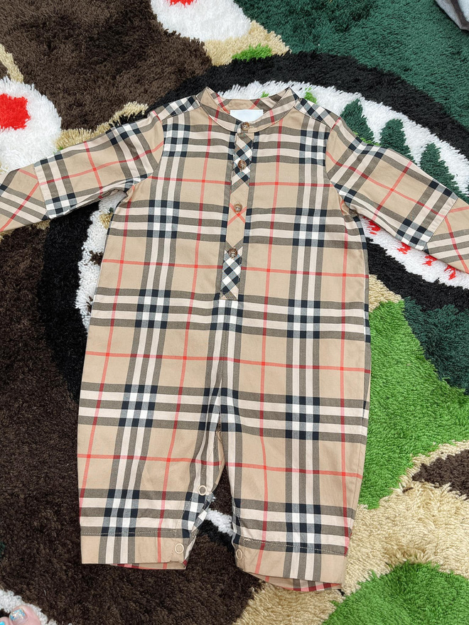 Khi rich kid lên chức phụ huynh, độ giàu sang thể hiện ngay từ khoản sắm đồ hiệu cho con-19