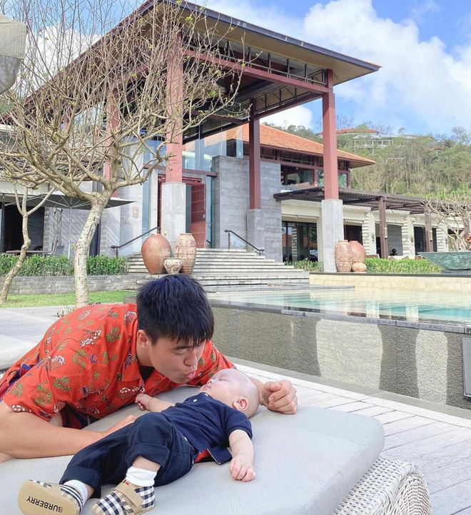 Khi rich kid lên chức phụ huynh, độ giàu sang thể hiện ngay từ khoản sắm đồ hiệu cho con-26