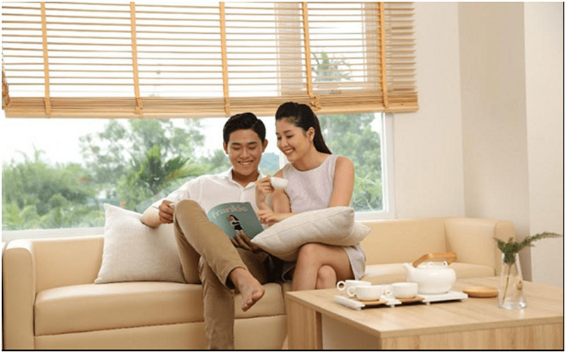 Thuê bác giúp việc về chồng không cho làm gì lại còn chăm hơn cả vợ, xót tiền tôi bảo bác nấu cơm thì anh trợn mắt quát-1