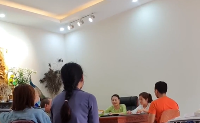 Thần y chữa bách bệnh bằng máy kẹp cả thế giới mới có một cái-1