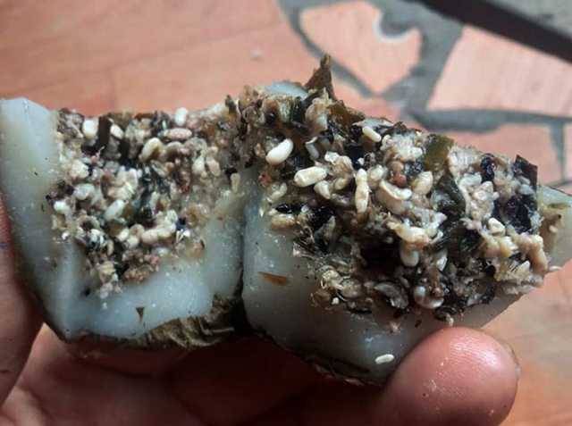 Năm chỉ có một lần, khách xếp hàng chờ mua loại bánh chi chít trứng kiến-1