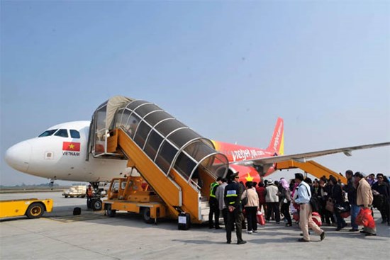 'Sốt' vé máy bay dịp nghỉ lễ 30/4 - 1/5, giá vé tăng mạnh