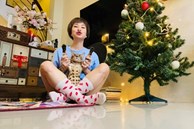 Uyên Linh khoe nhà tối giản toàn tranh với mèo bình yên vô cùng