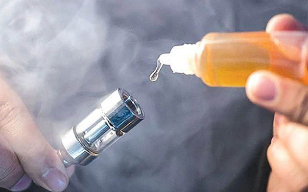 Một nam sinh hôn mê vì nuốt phải tinh dầu thuốc lá điện tử-1