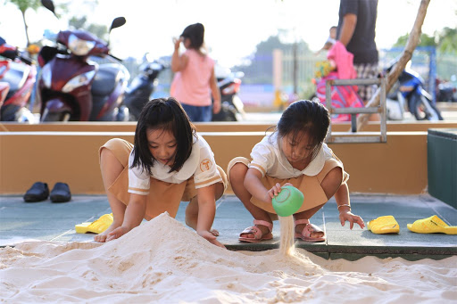 Đừng cuống cuồng bắt con học chữ, cô giáo Hà Nội cho biết đây mới là những điều trẻ cần học trước khi bước vào lớp 1-4