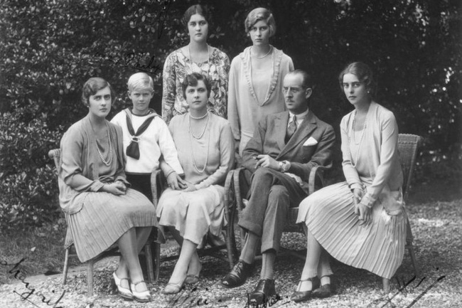 Tuổi thơ cơ cực của Hoàng tế Philip: Mẹ nằm viện tâm thần, chị gái bị tai nạn máy bay tử vong, từ hoàng tử lưu vong trở thành phu quân Nữ hoàng Anh-2