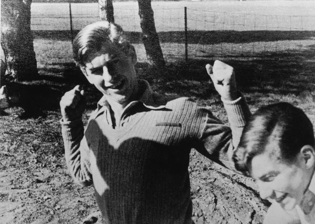 Tuổi thơ cơ cực của Hoàng tế Philip: Mẹ nằm viện tâm thần, chị gái bị tai nạn máy bay tử vong, từ hoàng tử lưu vong trở thành phu quân Nữ hoàng Anh-6