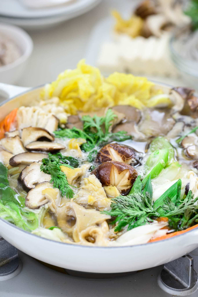 Tạm quên cách nấu lẩu nấm quen thuộc đi, gợi ý cho bạn cách nấu lẩu nấm của người Hàn cũng rất đáng học hỏi!-5