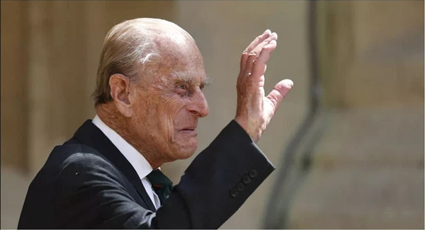 Những ngày cuối đời của Hoàng tế Philip bên cạnh Nữ hoàng Anh với một loạt hành động khác lạ so với ngày thường-2