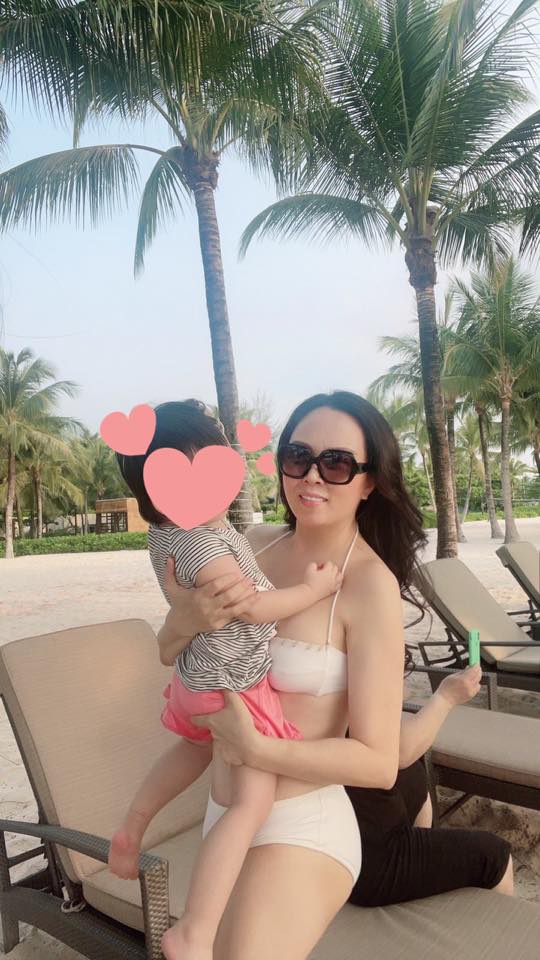 Phượng Chanel khoe vóc dáng quyến rũ trên bãi biển cùng con gái sau khi tuyên bố chia tay Quách Ngọc Ngoan-1