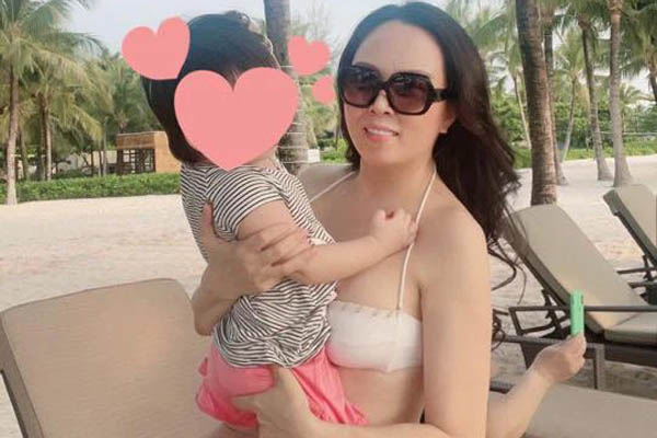 Phượng Chanel mặc croptop như gái teen khoe eo 63 cm-7