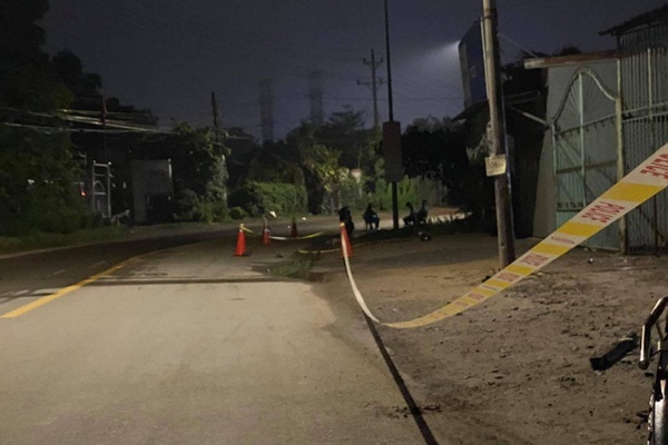 Hỗn chiến vì tiếng nẹt pô ở Bình Dương, 5 người thương vong-1