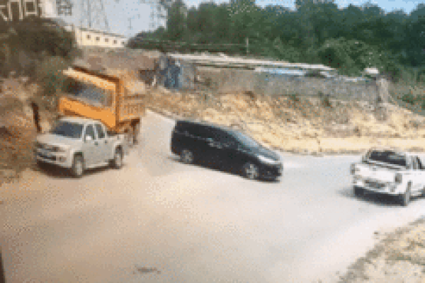 Người đàn ông 2 lần thoát chết chỉ trong vài giây