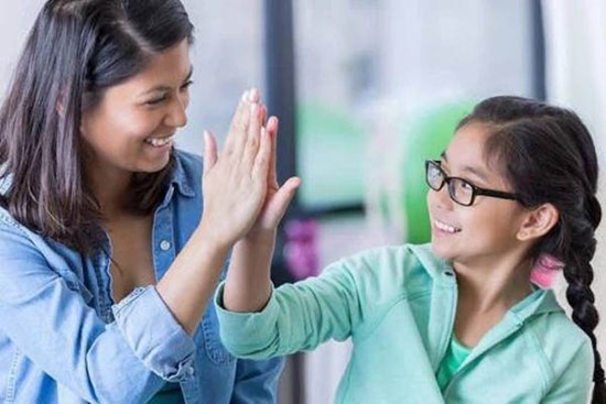 Trẻ nhỏ lớn lên trong 4 kiểu gia đình này thường rất tự tin, tương lai tiền đồ dễ xán lạn hơn chúng bạn