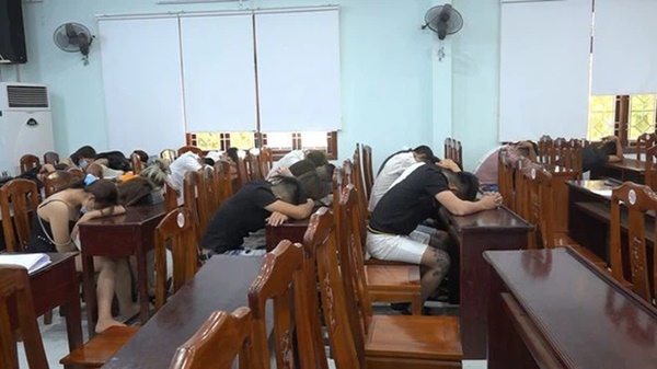 Phát hiện nhiều nhóm thanh niên tổ chức tiệc ma túy” trong phòng karaoke-1