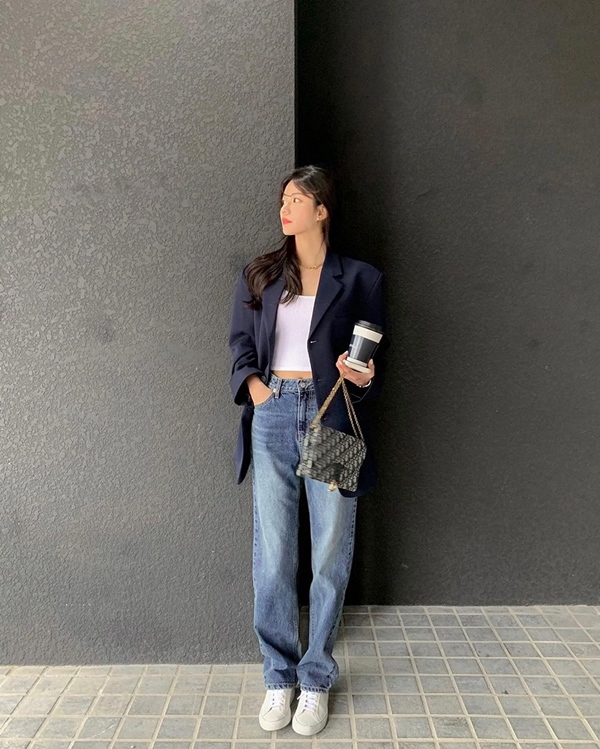 Học nàng blogger Hàn cách diện jeans đỉnh của chóp”: Vừa hack dáng vừa thanh lịch để đến sở làm-5