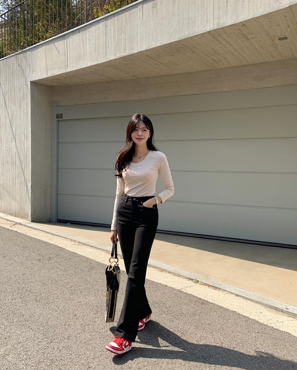 Học nàng blogger Hàn cách diện jeans đỉnh của chóp”: Vừa hack dáng vừa thanh lịch để đến sở làm-9