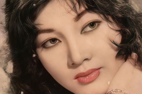 Thẩm Thúy Hằng: Mỹ nhân cảnh nóng, cát xê 1 tỷ đồng và bi kịch phẫu thuật thẩm mỹ-5