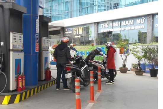 Giá xăng vào kỳ điều chỉnh, biến động đảo chiều