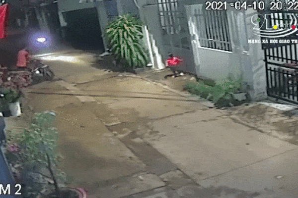 Clip: Kinh hoàng khoảnh khắc ngôi nhà 3 tầng đổ sập trong đêm ở Lào Cai-3