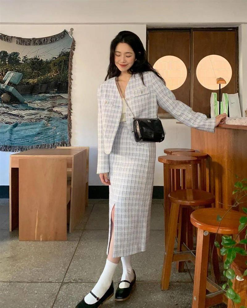 Hè đến chăm diện váy vóc nhưng lười đi giày cao gót thì bạn cứ mix cùng 4 kiểu giày bệt này là chuẩn đẹp-1