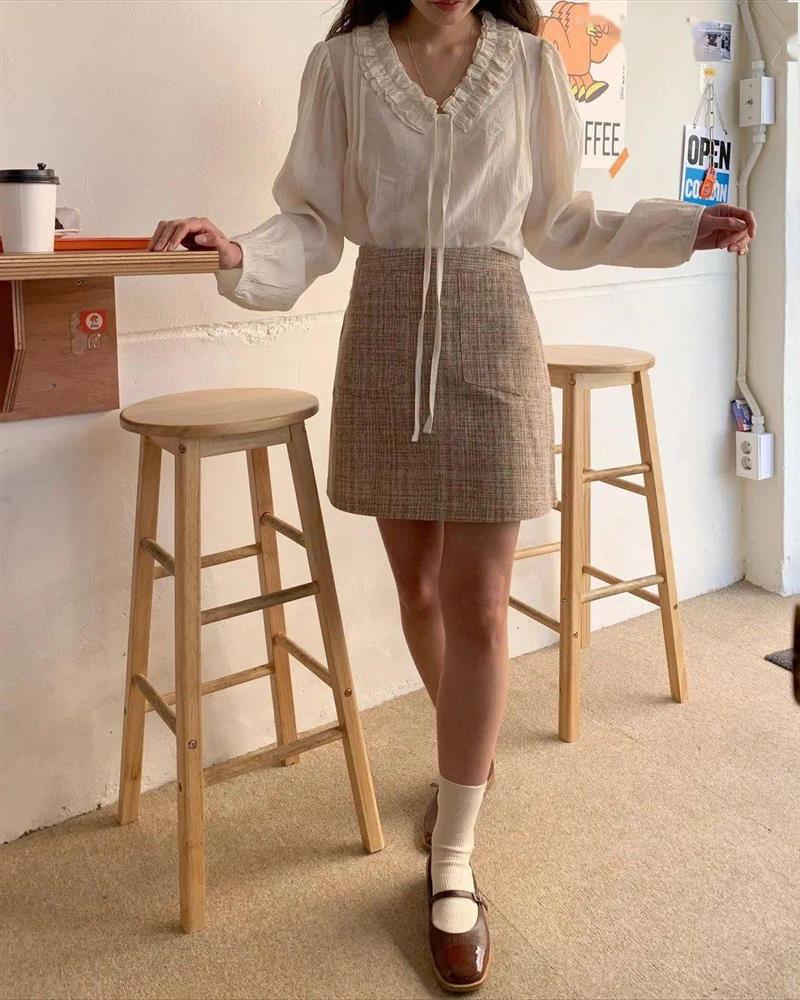 Hè đến chăm diện váy vóc nhưng lười đi giày cao gót thì bạn cứ mix cùng 4 kiểu giày bệt này là chuẩn đẹp-2