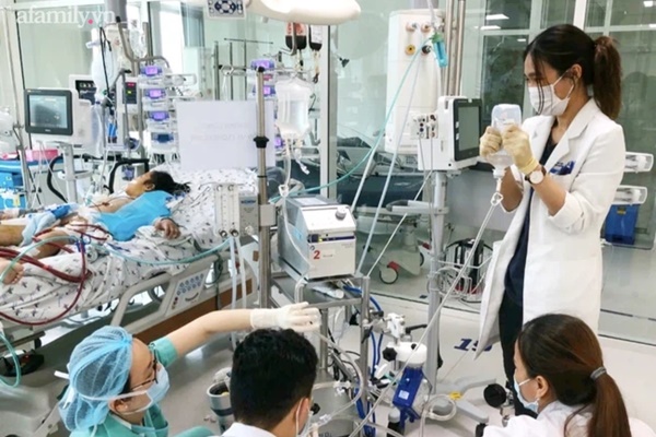 Sau cơn ói và sốt nhẹ, bé gái 9 tuổi ở Tiền Giang nguy kịch vì viêm cơ tim-3