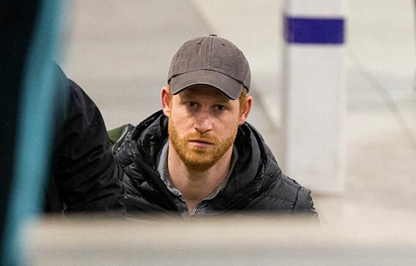 Hoàng tử Harry đã về Anh chịu tang ông nội, tiết lộ suy nghĩ của Hoàng tế Philip về cuộc phỏng vấn tai tiếng của vợ chồng cháu trai-1