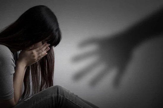Thái Nguyên: Đến nhà bạn cùng lớp ăn cơm rồi uống rượu, nữ sinh lớp 10 bị hiếp dâm tập thể