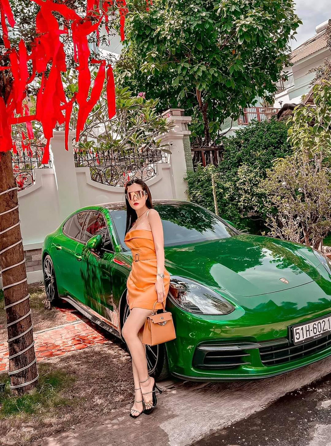 Nhan sắc gợi cảm, cuộc sống siêu giàu của ca sĩ chi 7,5 tỷ mời Quách Thái Công thiết kế nhà-8