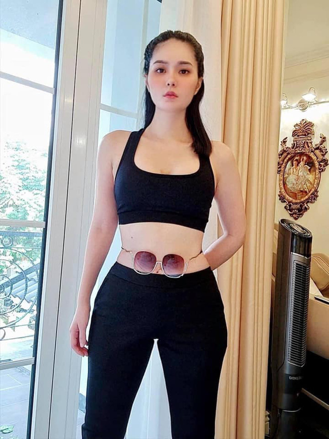 Nhan sắc gợi cảm, cuộc sống siêu giàu của ca sĩ chi 7,5 tỷ mời Quách Thái Công thiết kế nhà-4