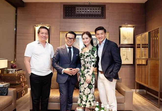 Nhan sắc gợi cảm, cuộc sống siêu giàu của ca sĩ chi 7,5 tỷ mời Quách Thái Công thiết kế nhà-11