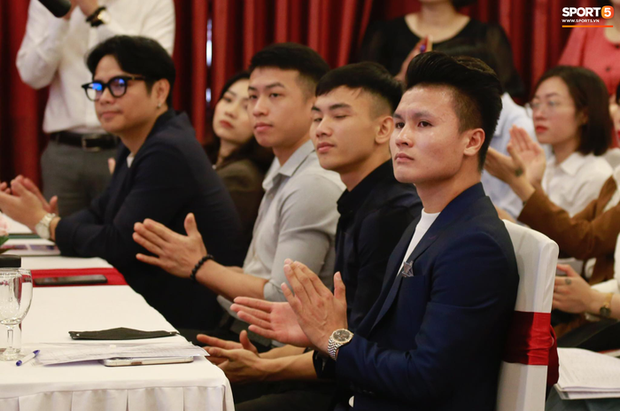 Quang Hải bảnh bao dự lễ khai giảng tại Đại học Quốc gia Hà Nội, sắp thành cử nhân ngành Quản trị Kinh doanh-1